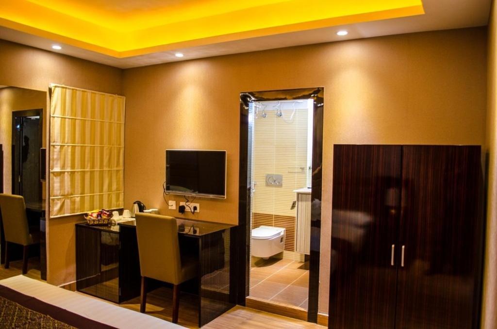 Hotel Comfotel כלכותה מראה חיצוני תמונה