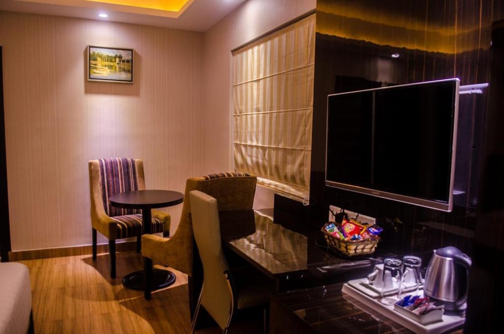 Hotel Comfotel כלכותה מראה חיצוני תמונה